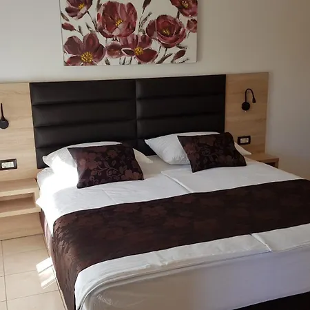 Anka فندق مبيت وإفطار 4*