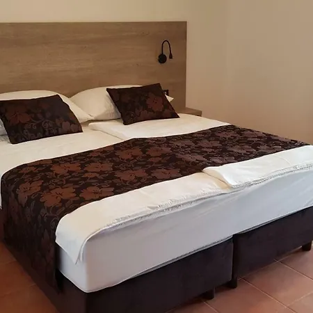 فندق مبيت وإفطار Anka 4*