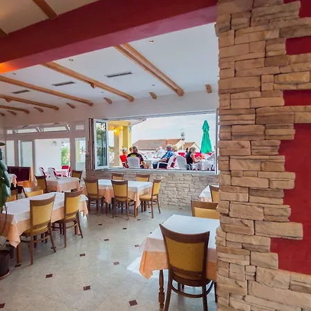 Bed & Breakfast Anka 4*