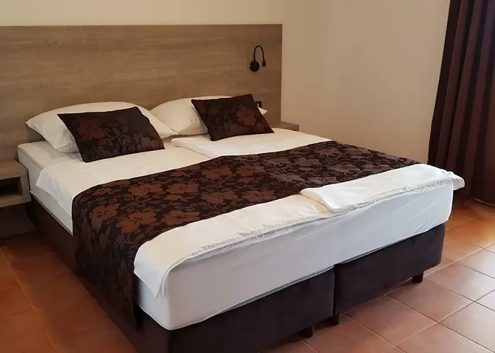 Couette-café Anka 4*